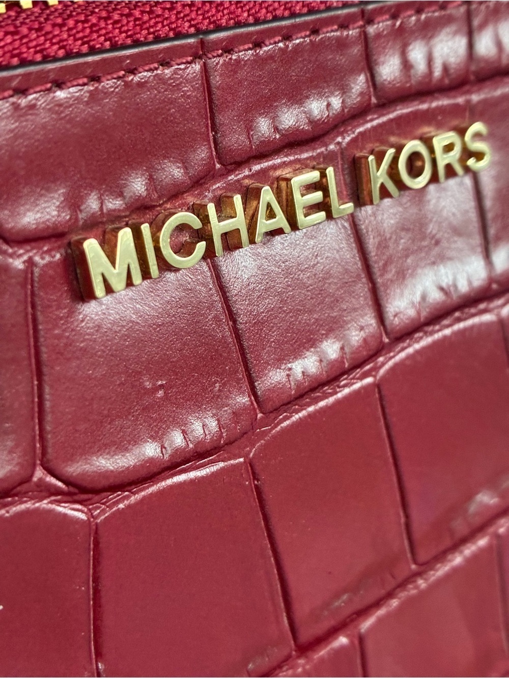 MICHAEL KORS Red Croc-Embossed Wristlet Clutch - Picture 8 of 10